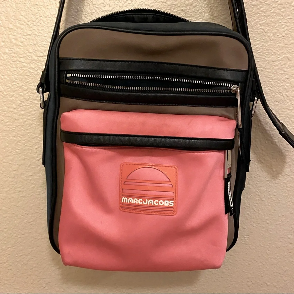 Amazing *rare* Marc Jacobs Sport Crossbody Bag - Picture 1 of 16